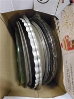 Box Lot of Pie Dishes and Bakeware