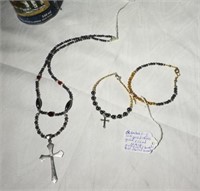 Bracelet avec croix 10k et collier à pendentif 925