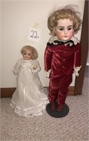 Vintage Collector Dolls (2)