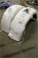 (2) 388-389 Peterbilt Fiberglass Fenders