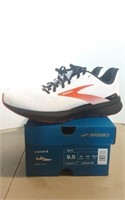 Brooks "Launch 8" Men's shoes (Size 9.5)