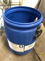 60L blue plastic barrel w/ handles, fish board