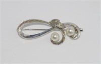 Silver Mikimoto pearl brooch