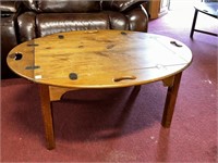 WOODEN COFFEE TABLE W/ FOLDING ENDS (42" X 32" X