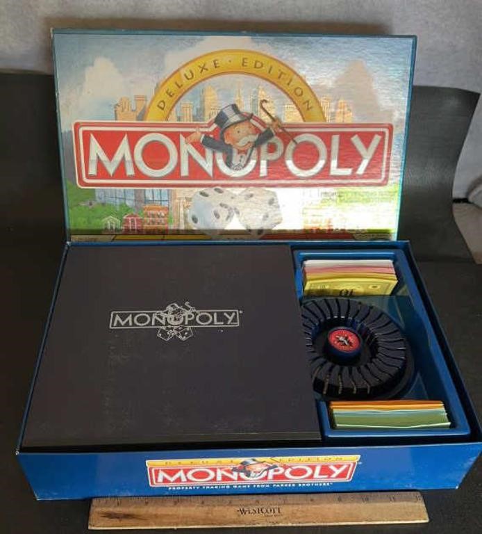 BOARD GAME-MONOPOLY