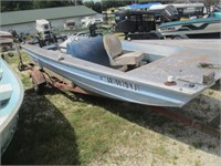 1067) 15' fiberglass fishing boat w/28hp Johnson