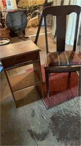 Sm Corner Table with Chair