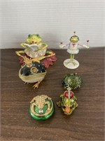 Decorative frog figures