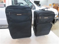 2-Embark Luggage on wheels