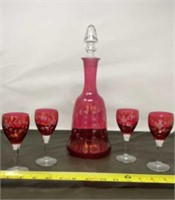 Cranberry Decanter w 4 Glasses