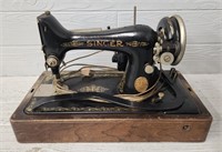 Singer Sewing Machine w/ Wood Case