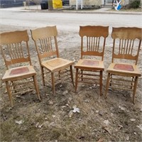 ANTIQUE SET OF OAK CHAIRS w/ LEATHER SEAT