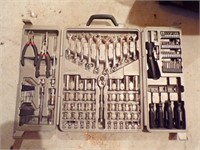 CRESCENT WRENCH & DRIVER SET W/ CASE