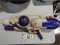 Super Soaker Squirt Gun