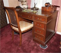 Maddox colonial reproductions Mahogany and