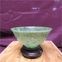 Beautiful Green Jade Nephrite bowl w/stand.