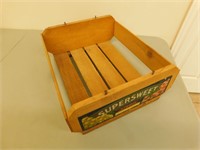 Super sweet wooden box 15"x18"