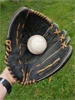 LH RAWLINGS BASEBALL GLOVE