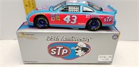 1:24 RICHARD PETTY '96 NASCAR DIE CAST