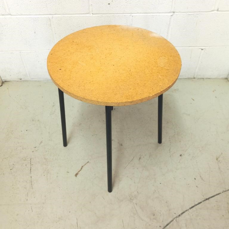 Side table round metal legs