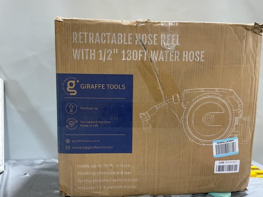 Retractable hose reel