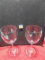2ct Twisted Stem Wine Glasses