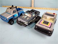 Toy trucks including Tonka one missing wheel