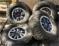 Ford Raptor Wheels & Tires - Set of 4