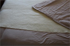 Queen size bedding, blanket and pillow top