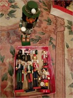 Box of small nutcrackers with 1 medium size