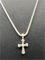 Sterling Silver Cross Necklace 28 in
TW 19.39g