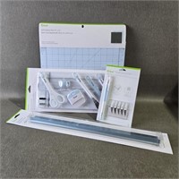 Cricut Essential Tools Collection