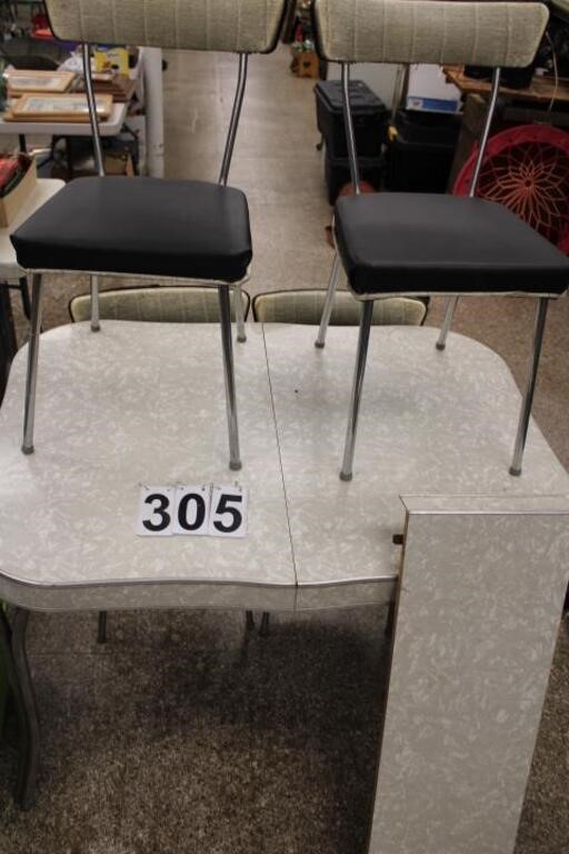 Table W/ 4 Chairs and 1 Leaf  Formica Top