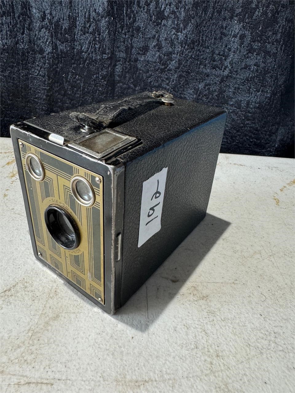 VINTAGE CAMERA