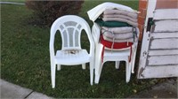 5-Plastic lawn chairs