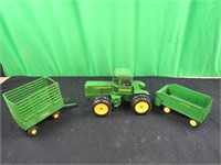 JD tractor & 2 wagons