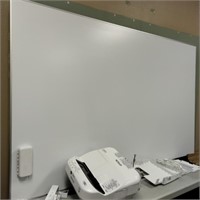 Epson SmartBoard 74"x47"     (R206)