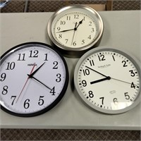 (3) Wall Clocks             (R206)