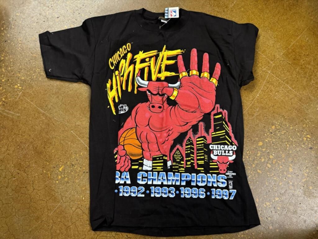 NOS Chicago Bulls  High Five Shirt