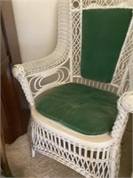 ANTIQUE WICKER SIDE CHAIR