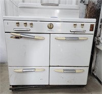 (F) Vintage 1941 Roper Dri-Gas Stove