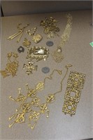 Lot of gold jewelry