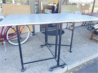 Portable Collapsible White Table On Wheels 60x