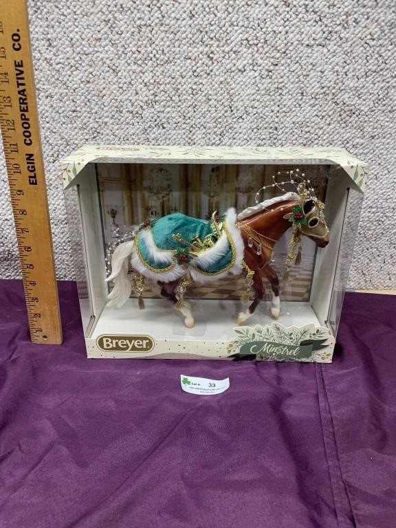 Breyer Minstrel Holiday Horse