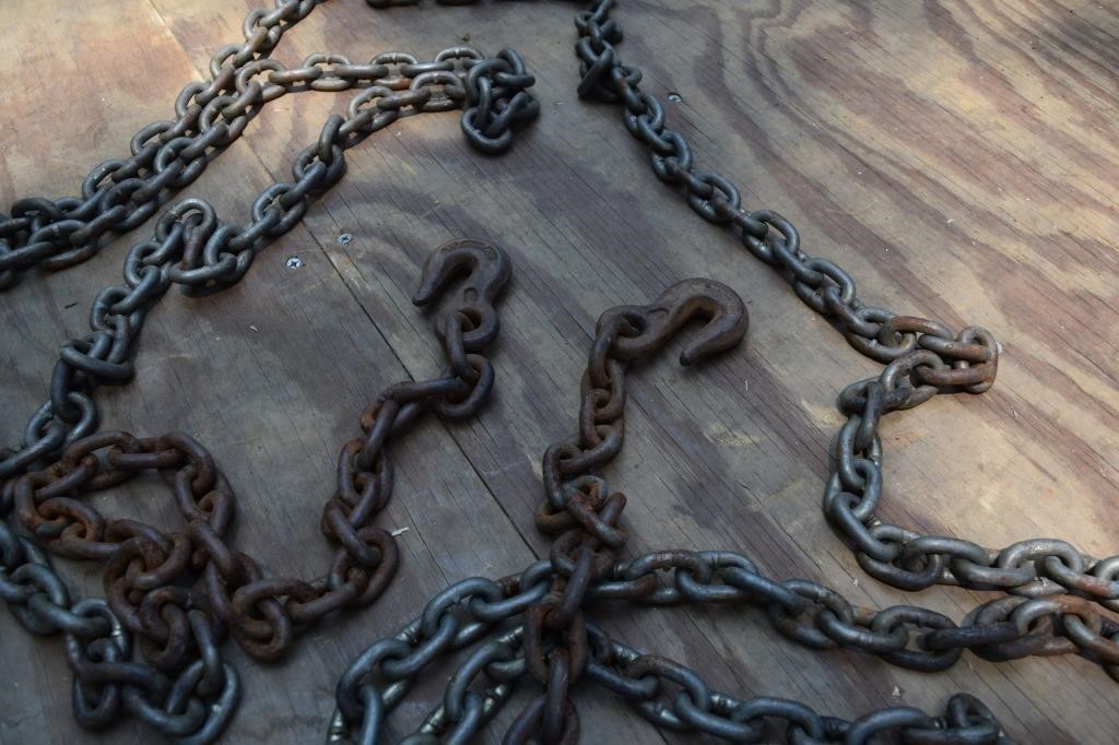 Approx. 16' Chain with Hooks