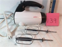 Sunbeam hand mixer, works