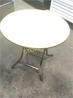 30" Round Folding Table