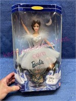 1997 Barbie Swan Queen in Swan Lake in box