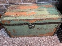 Green wooden chest w rope handles 24 x 14 x 13