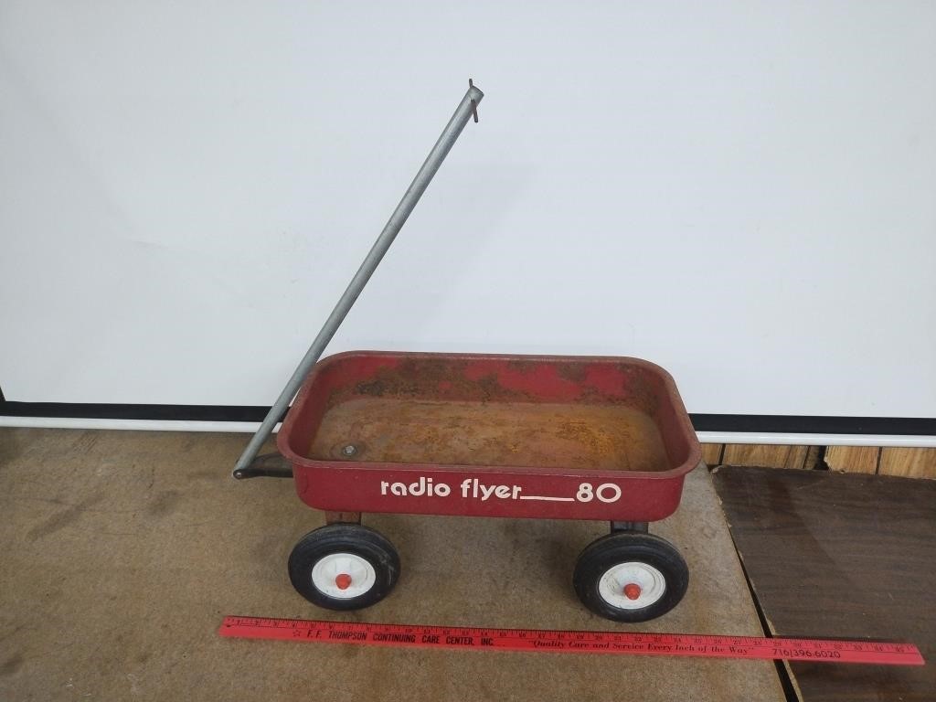 MEDIUM SIZE RADIO FLYER WAGON